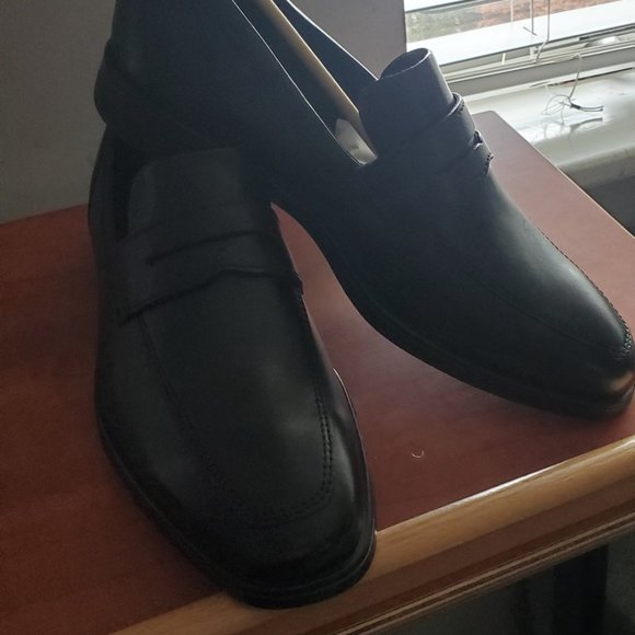 Shoes - Picture 2 of 3